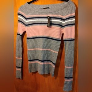 AMBIANCE Apparel. Sweatshirt. Size L